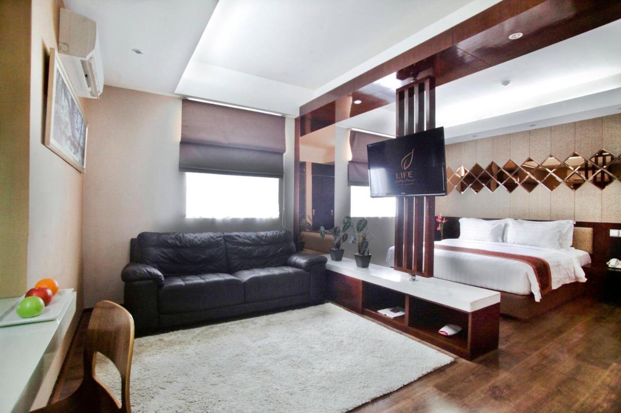 Favor Hotel Makassar City Center By Life Extérieur photo
