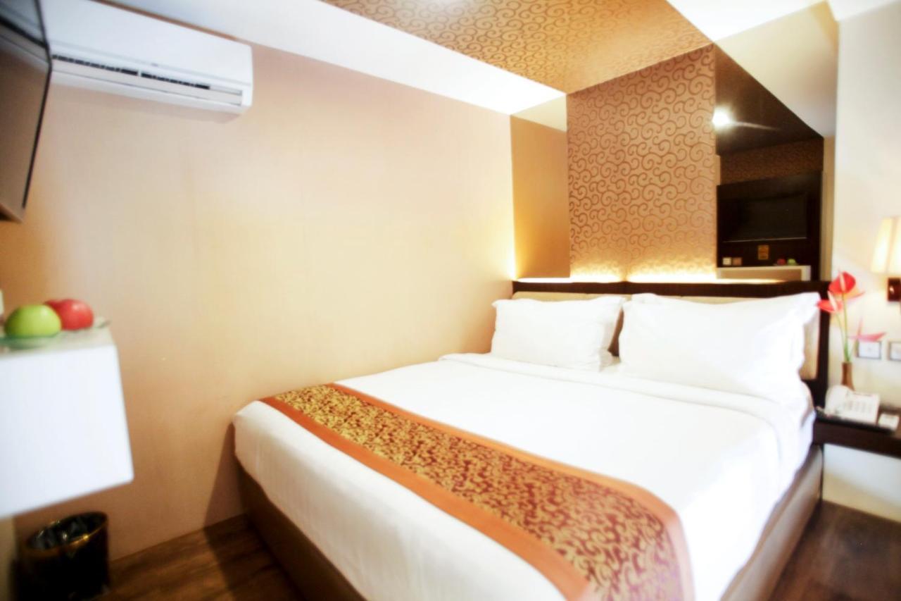 Favor Hotel Makassar City Center By Life Extérieur photo