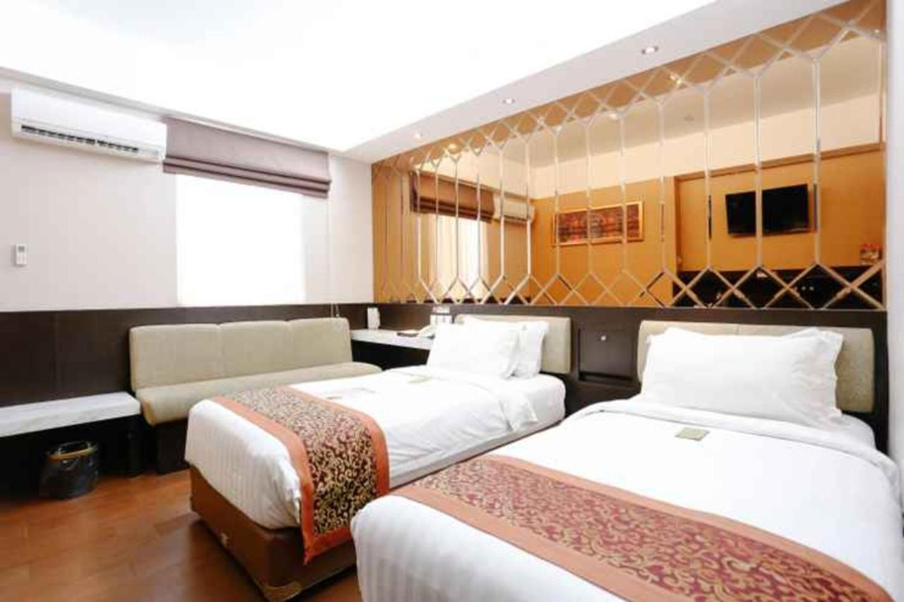 Favor Hotel Makassar City Center By Life Extérieur photo