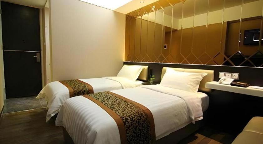 Favor Hotel Makassar City Center By Life Extérieur photo