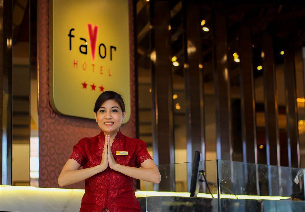 Favor Hotel Makassar City Center By Life Extérieur photo